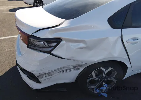 2021 Kia Forte Lxs z USA, uszkodzony, nr VIN 3KPF24AD7ME308809